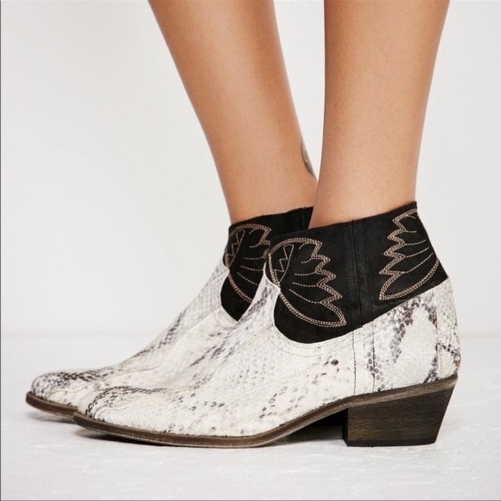Nwot Free People Dorado Leather Snake Print Ankle Boots
